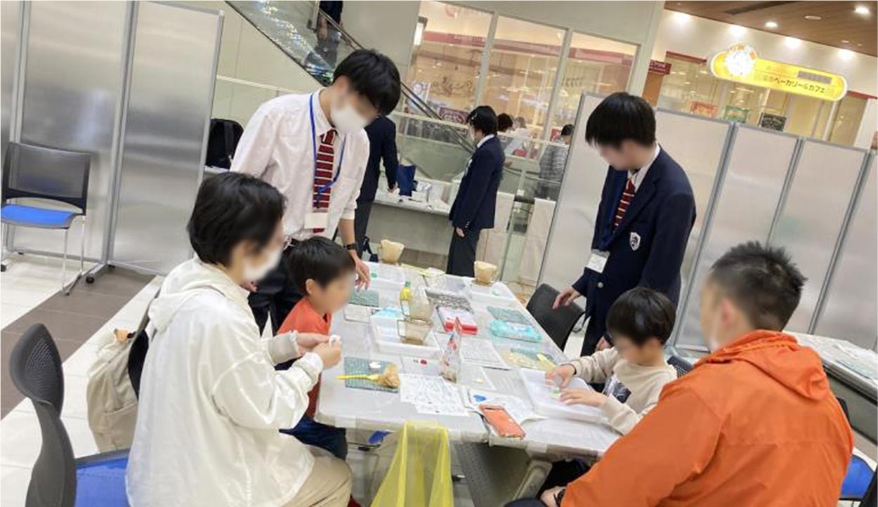 愛知総合工科高校の理工探究部のみなさんと生分解性プラスチックを作るワークショップ